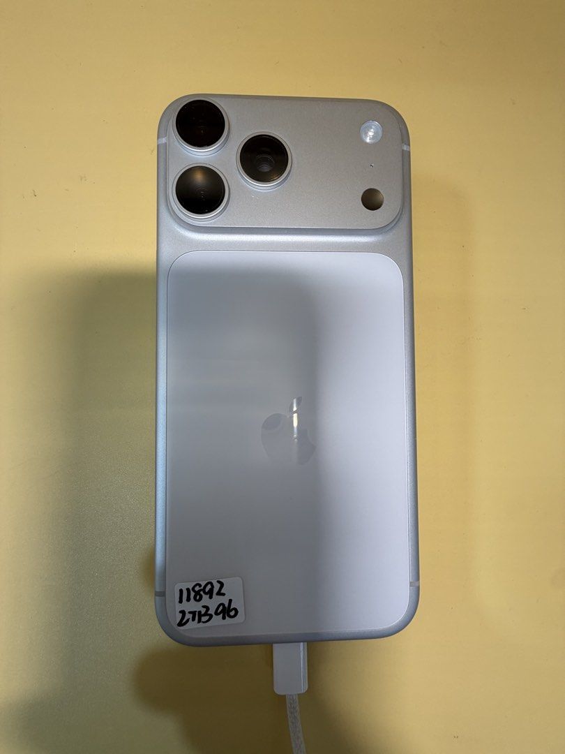 iPhone 17 Pro Max 2TB｜白色｜港版｜已換螢幕